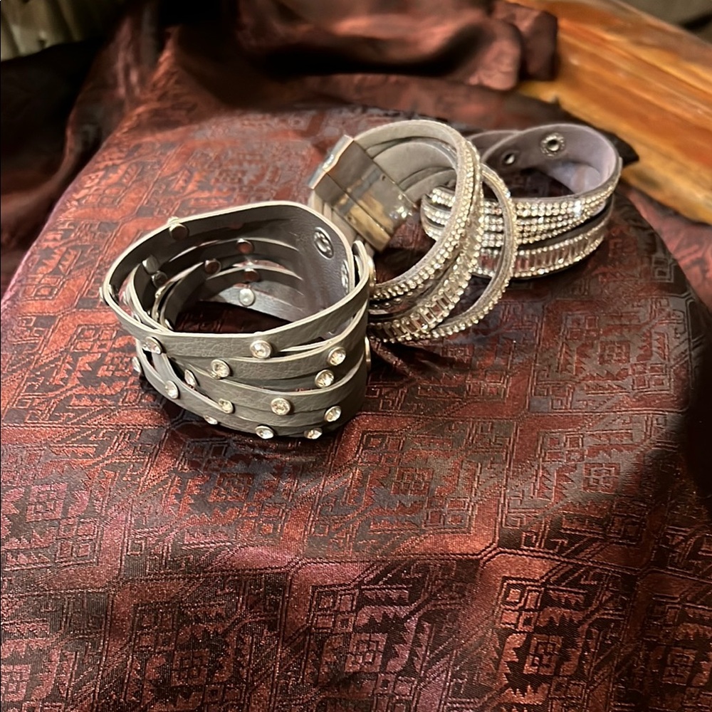 Stylish Gray and Rhinestone wraps.